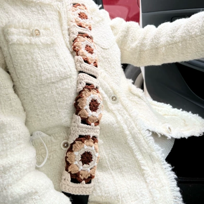 Seat belt shoulder pad – Hand-Crocheted with Chrysanthemum and Sunflower