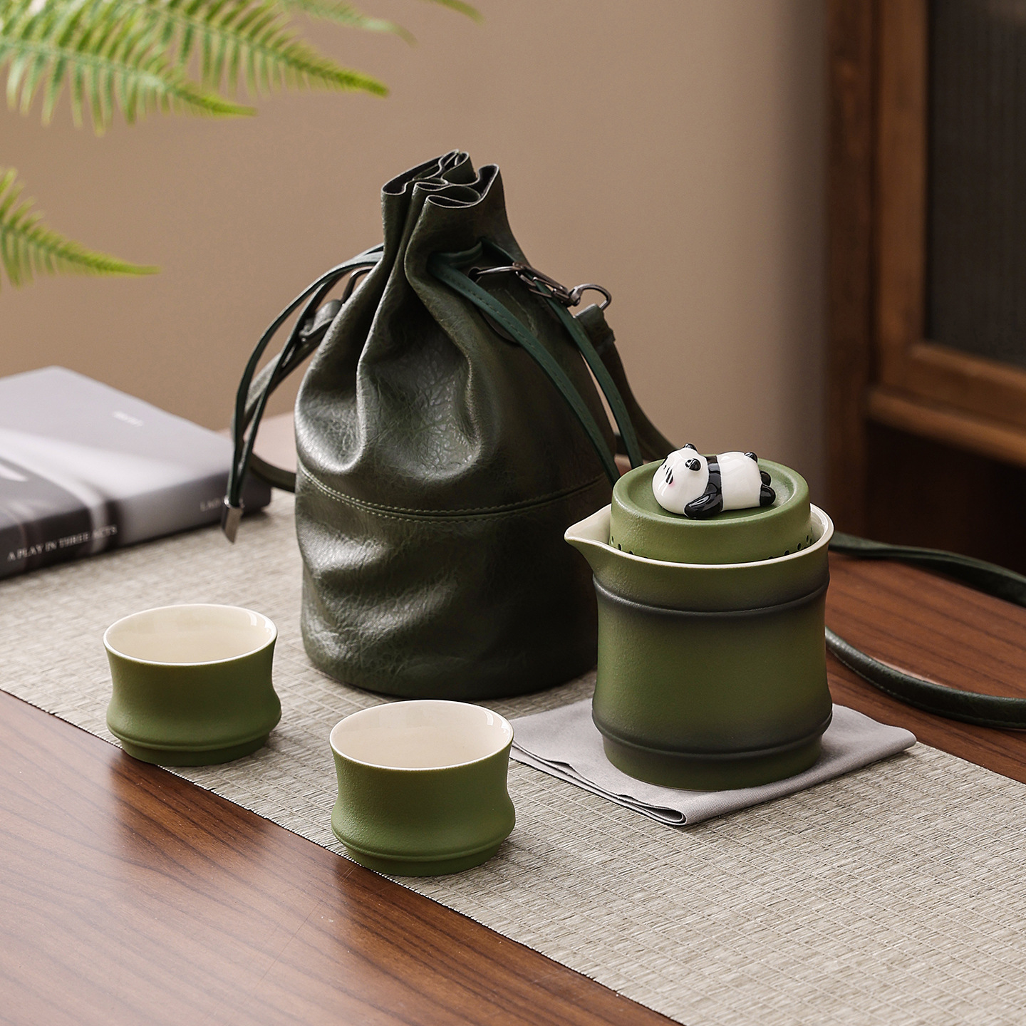 Bamboo-style quick-drink ceramic panda mug with gift box, suitable as a corporate gift for clients, meetings, and business cultural and creative gifts, with logo printing available