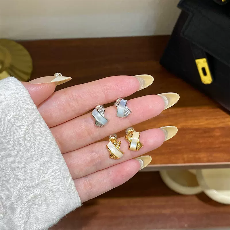 欧美简约精致小巧时尚气质百搭交叉贝母锆石耳钉夏季高级感耳饰女