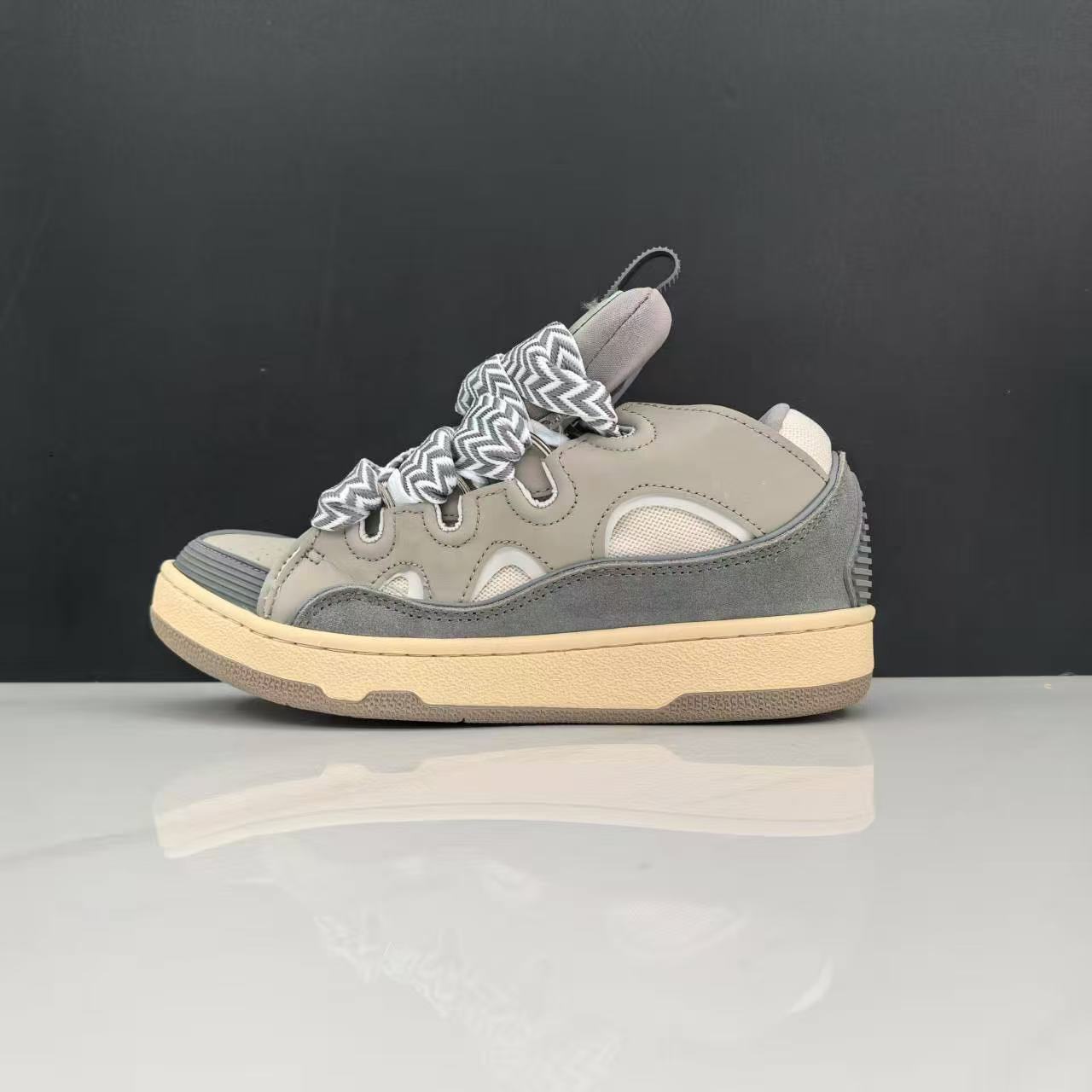 Nuevas zapatillas deportivas casuales unisex de la marca L para comercio exterior, con parches de cuero, cordones, estilo retro, graffiti y diseño de papá. image 21