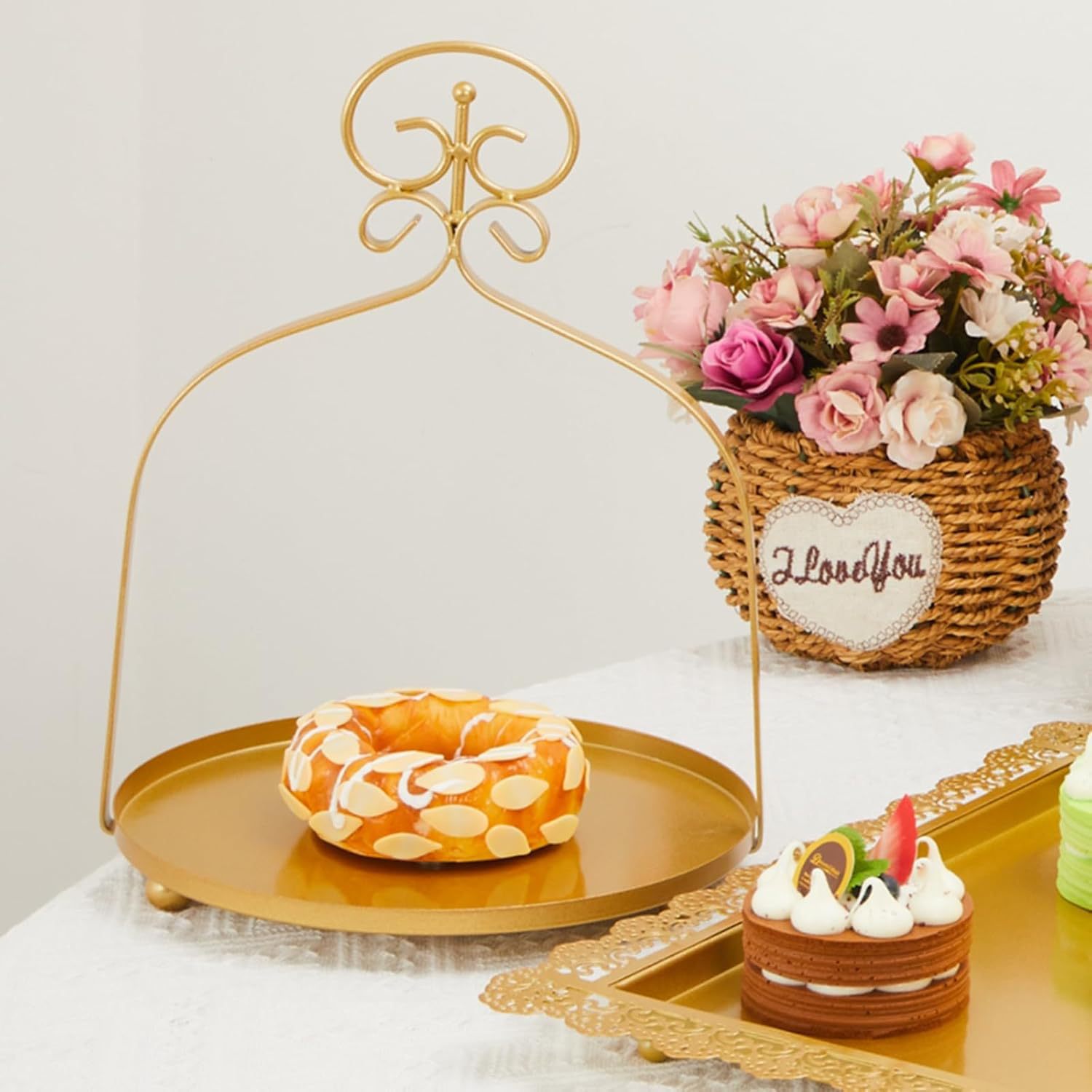 Creativo estilo europeo oro hueco estante de pastel de boda props mesa de postres decoración de postres tienda de postres refrigerio combinación de estante de pastel