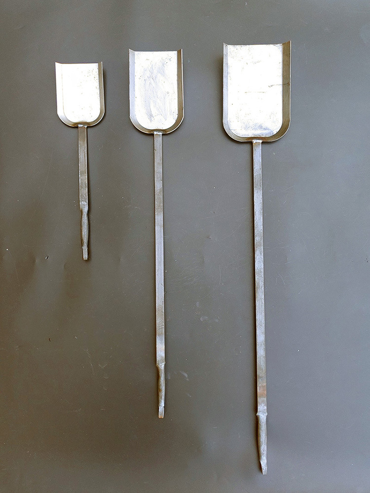 炉灰铲农用老式炭铲灰铲木柄火铲铁铲煤球土灶用铲农民铲子粪便