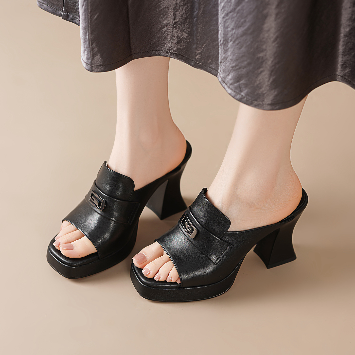 Sandal cao gót nữ hở mũi quai ngang đế dày gót 9 cm — Da bò trắng gạo
