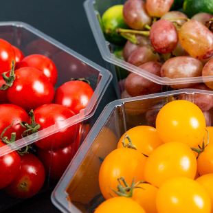 �o�w�˽Ǻ�һ����͸������ˮ�����b��һ���b��ݮ��ˮ���r�д����