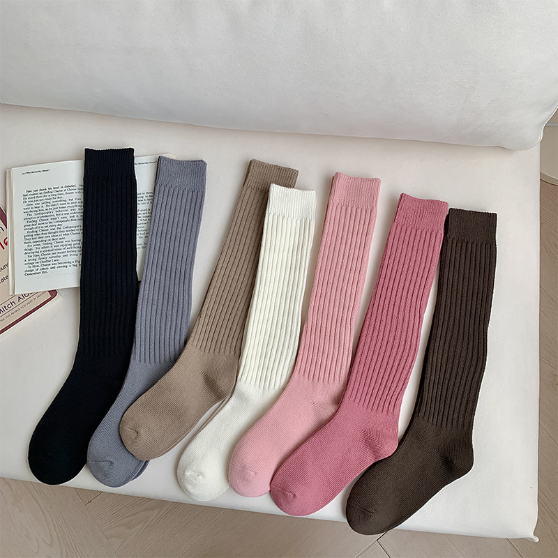 Calcetines de pantorrilla para mujeres primavera y otoño todo-Partido rayas verticales color sólido adelgazamiento pila calcetines ins japonés estilo de la Universidad dulce niñas medias