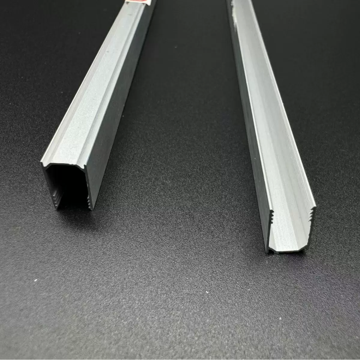 LED线条灯硅胶套管灯带卡槽U型材灯槽固定卡扣线型铝槽航空铝材质