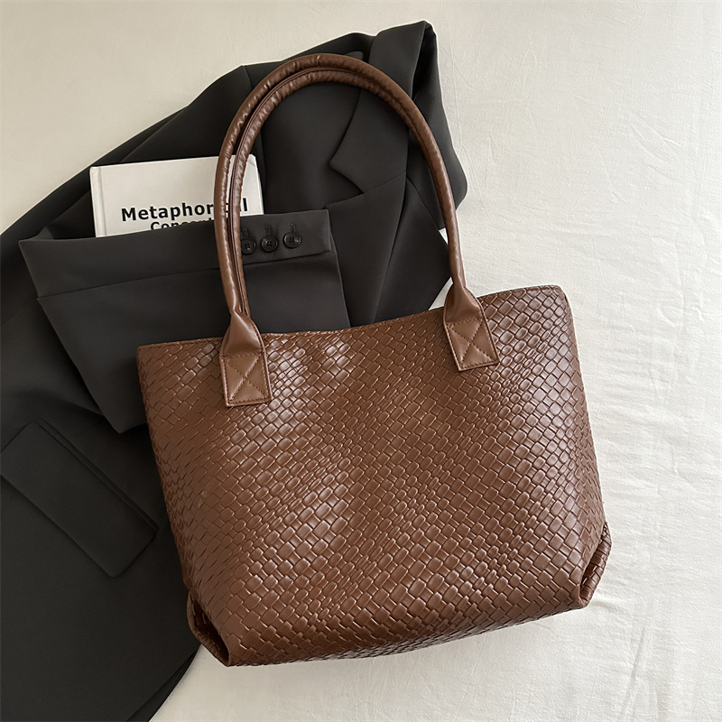 Bolso de hombro de mujer, bolso de verano, nuevo estilo de moda, bolso de cuero suave tejido de gran capacidad, bolso de mano de mujer, bolso de mano de mujer