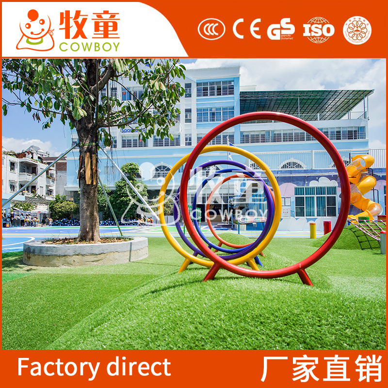 Kindergarten agujero de acero inoxidable al aire libre tobogán de acero inoxidable para niños instalaciones de expansión de escalada de micro terreno para niños