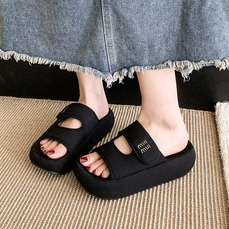 Zapatillas de velcro de fondo grueso para mujeres de verano, nuevas zapatillas de alta calidad con falda de arena, zapatillas frías image 4