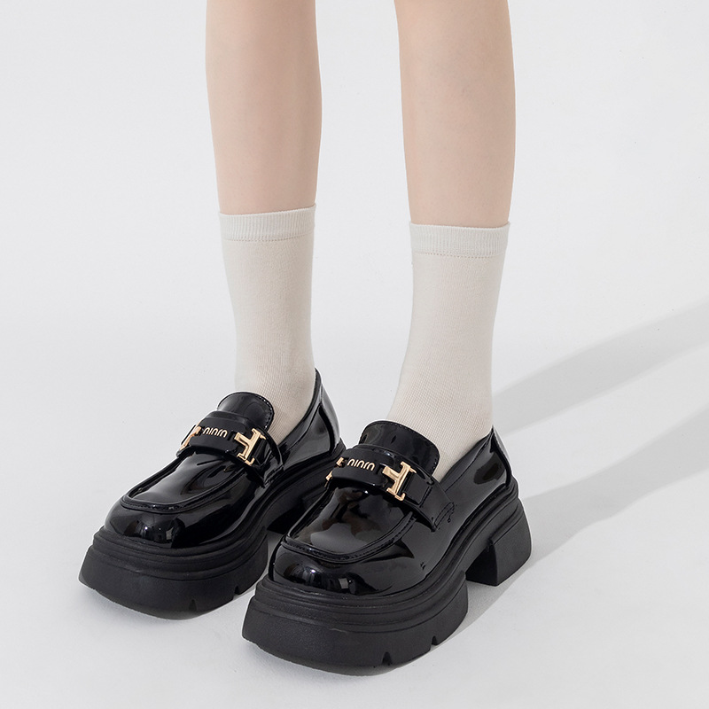 Botas todavía algodón miu serie calcetines de pila mujer primavera y otoño blanco tubo medio calcetines sueltos ins estilo universitario calcetines japoneses de algodón deshuesado