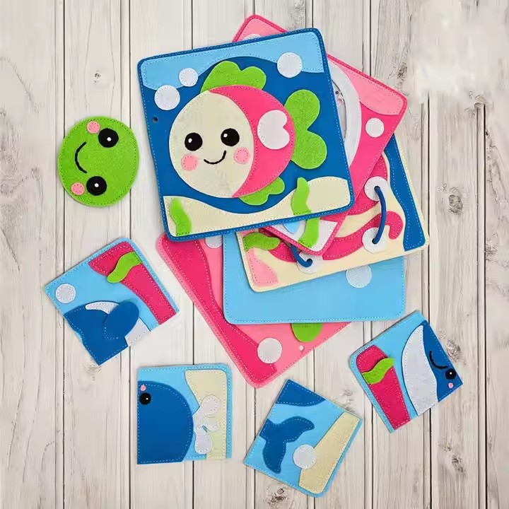 Mont 's Felt Niños Lectura Sentimiento Actividades para niños pequeños Ocupado a bordo de juguetes de rompecabezas de animales lindos