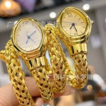 �羳���N�r�Ѓ�Ȧ�U�վ����펧�߱����AС������Ůʿ�p���ֱ����l