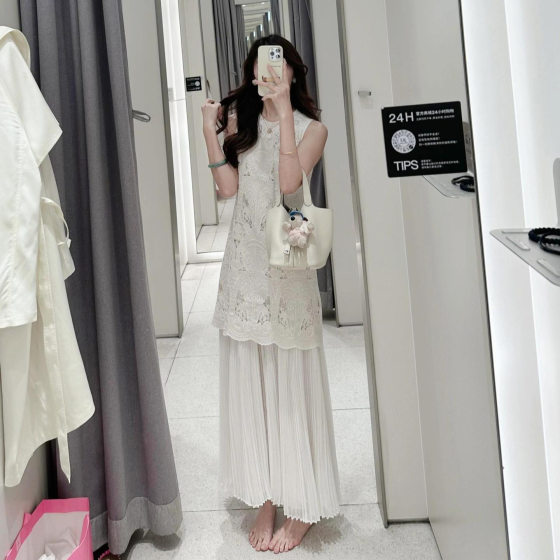 French Retro Gentle Style Heavy Industry Hollow Crochet Fake Two-piece Pleated Sleeveless Vest dress Women's Elegant Long Dress