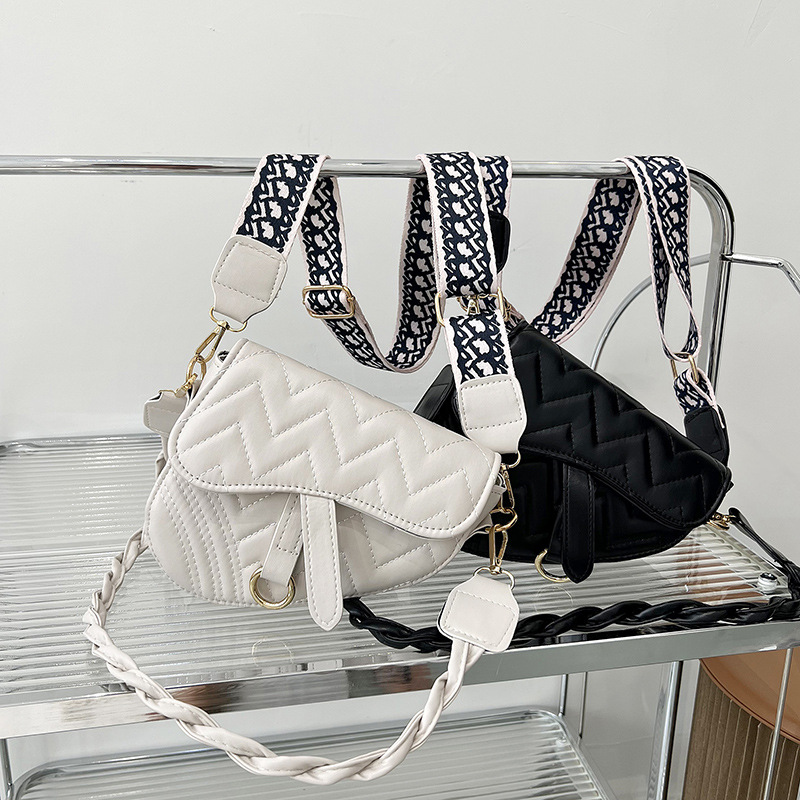 Bolso de mujer transfronterizo 2025, nuevo y de moda, bordado, bolso de montar, estilo de internet, gran capacidad, bolso de cadena versátil, bolso de hombro