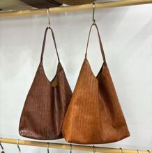 С���OӋ㼑��L�������ذ�Ů���e��ɫ�������r���|��ͨ�چμ��