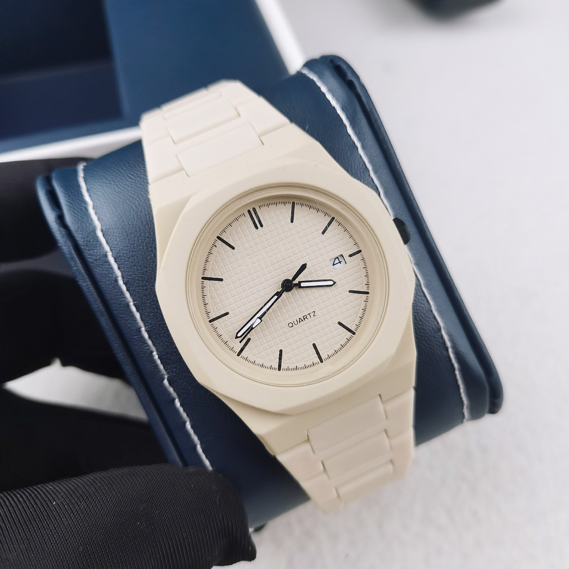 Ap Royal Oak Plastic Large Dial Watch Female Stylish Domineering Brand Butterfly Buckle Neutral Style Male Watch Couple Model