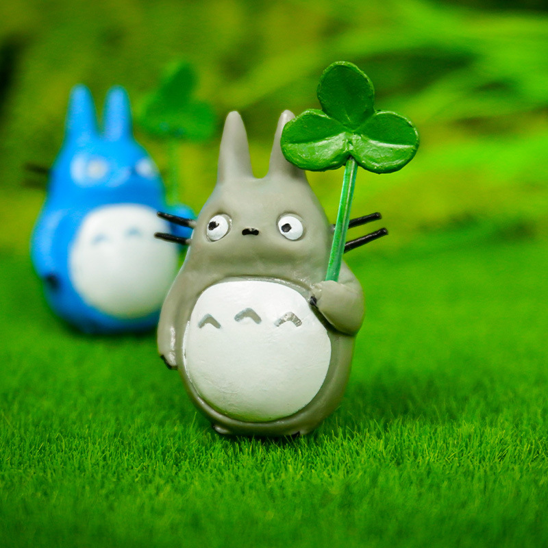 Pequeño tanque de peces DIY Totoro pequeños adornos tanque de peces trébol elevación hojas Miyazaki anime decoración del coche muñeca
