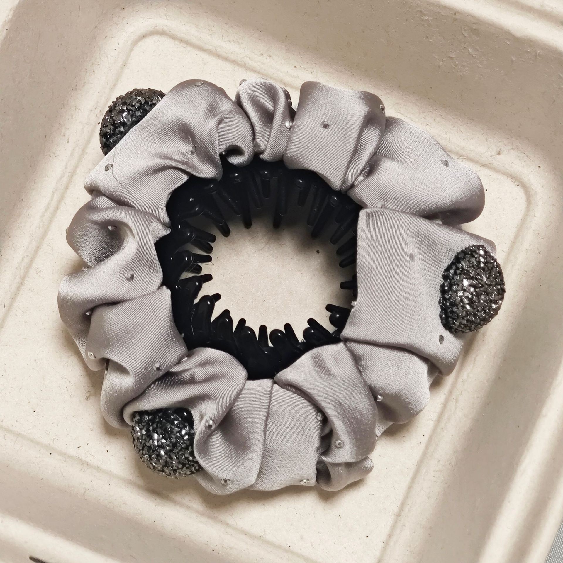 Pinza de malla de mariposa de alta gama para hacer moños de pelo en la parte posterior de la cabeza, accesorio para el cabello para mujer. image 33