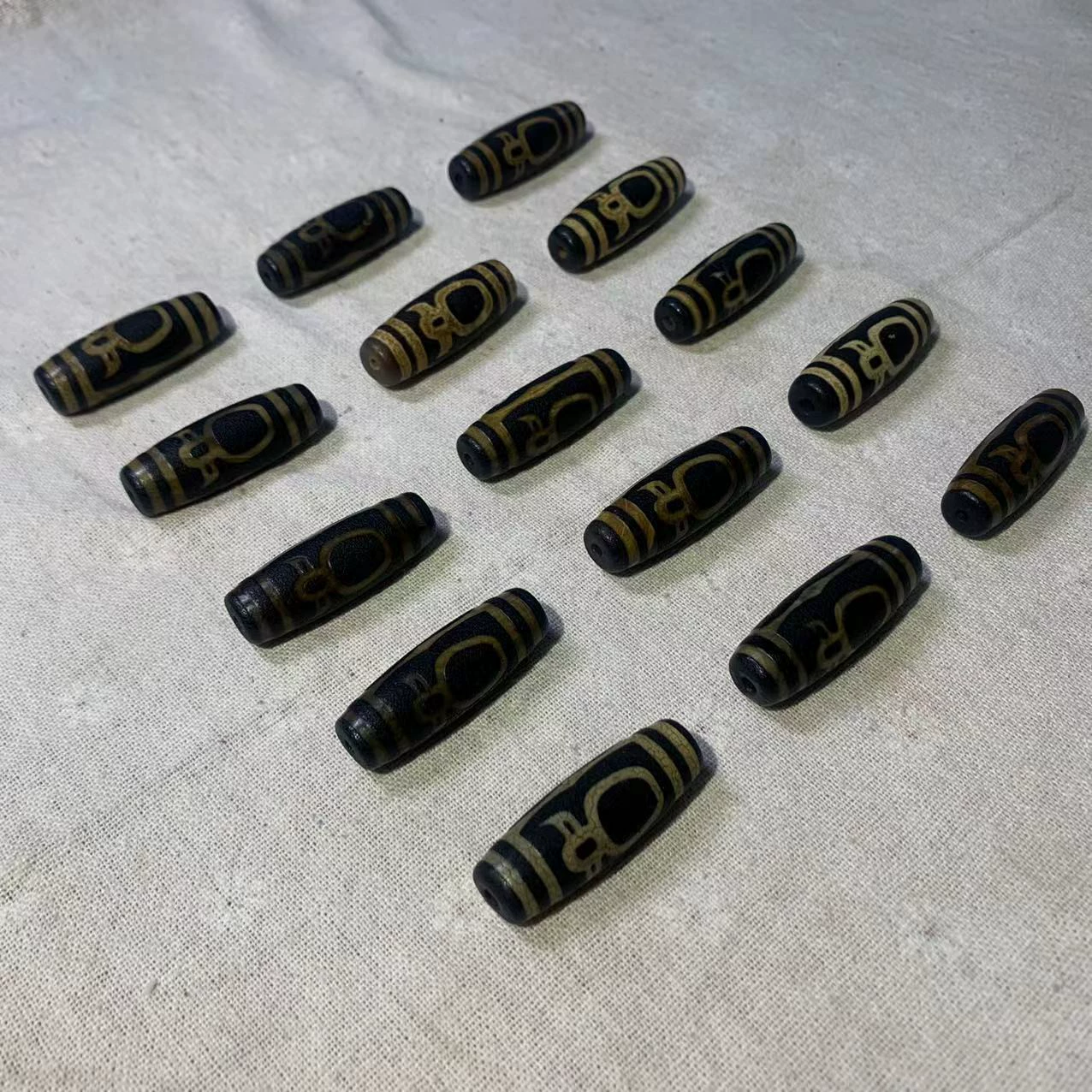 Shuangcai Capital Patterns Dzi Agate rarely has precious jade stone fire for dragon pattern old agate simplicity beads