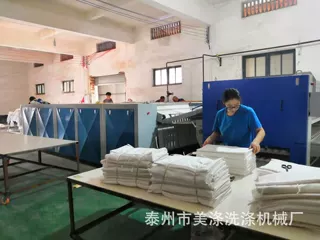 三滚导热油烫平机医用煤气全自动熨烫机3米水洗厂床单被罩大烫机