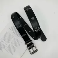 Металлическая игольчатая пряжка кро полые ролики заклепки священный меч украшает загорелую кожу ретро личность джинсовый декоративный пояс