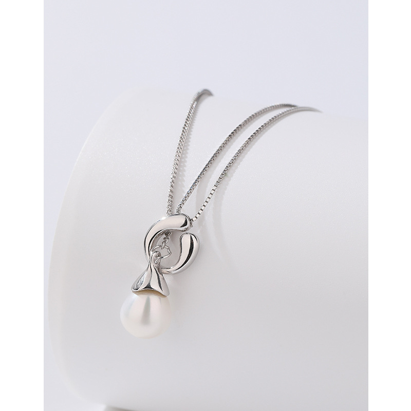 Plata de Ley 925 collar de perlas de agua dulce luz de lujo diseño de nicho nuevo colgante Cadena de clavícula Cadena de suéter de alto grado para mujer