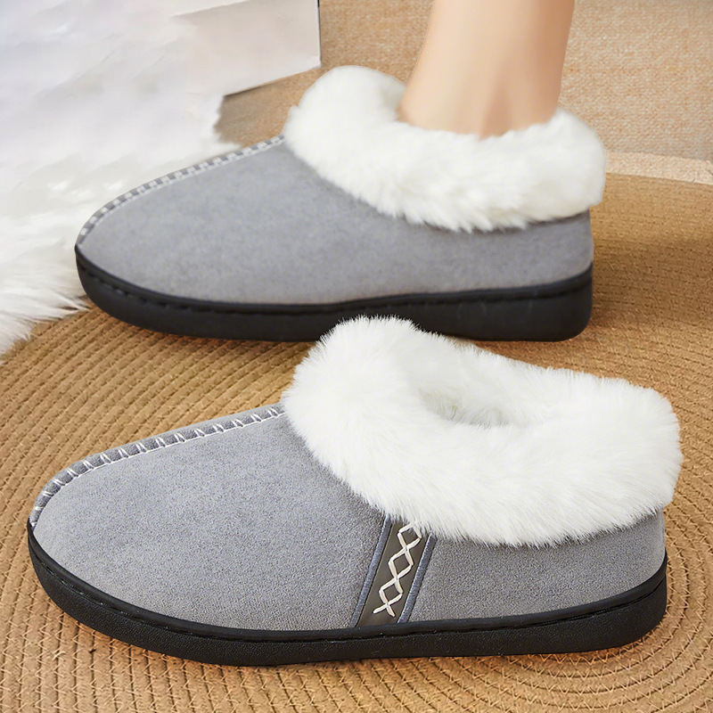 Nuevas botas de algodón, calzado femenino transfronterizo, botas de nieve con forro polar y suela gruesa, botines cortos de moda, botas cálidas de poliuretano y algodón al por mayor.