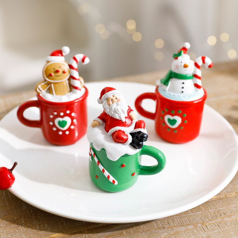 Santa Claus Resin Figurine – Handcrafted Christmas Decoration, Festive Tabletop Display & Gift For Home/Office (Set Of 3, 10cm Tall)_voghion.com