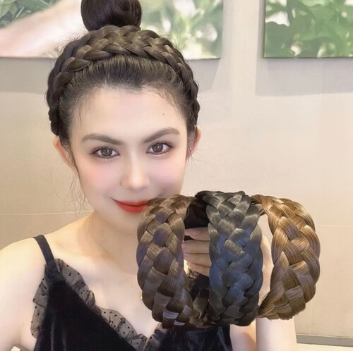 Hairband for women, integrated fishbone braid extension with widened and thickened style, high forehead, popular braided and pressed hair clip, suitable for face covering.