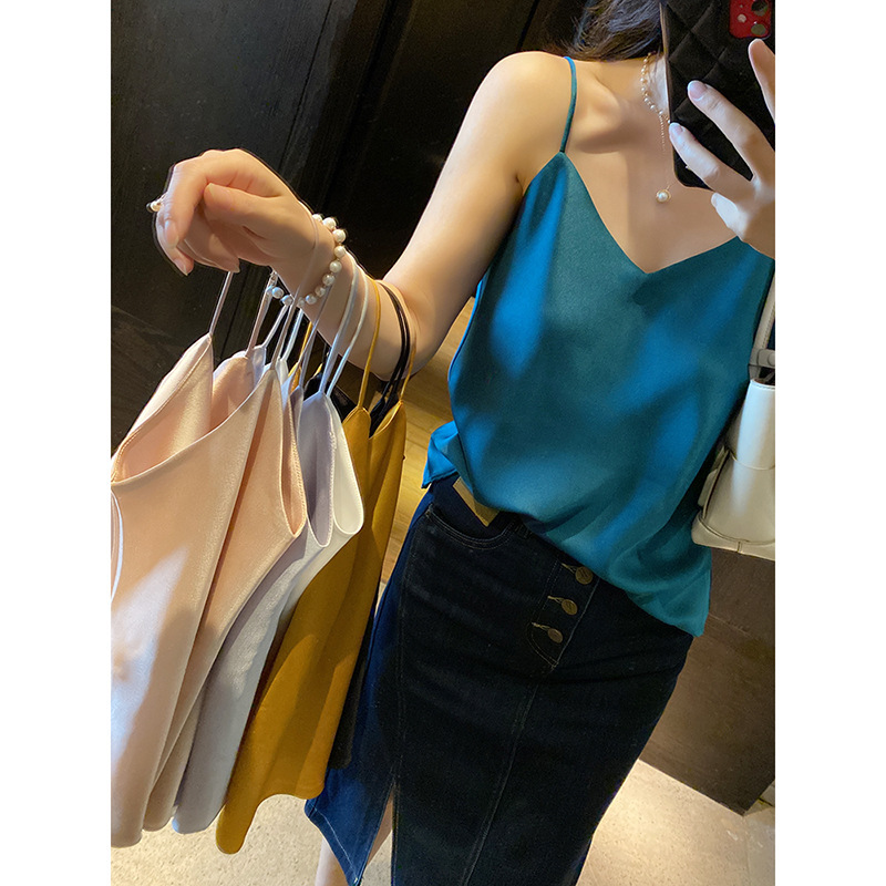 Enjoy Silky Smoothness, Coolness and Lightness in Spring and Summer. Multi-Color Versatile Silk Acetate Bottoming Camisole 22-17 Enjoy Silky Smoothness, Coolness and Lightness in Spring and Summer. Multi-Color Versatile Silk Acetate Bottoming Camisole 22-17
