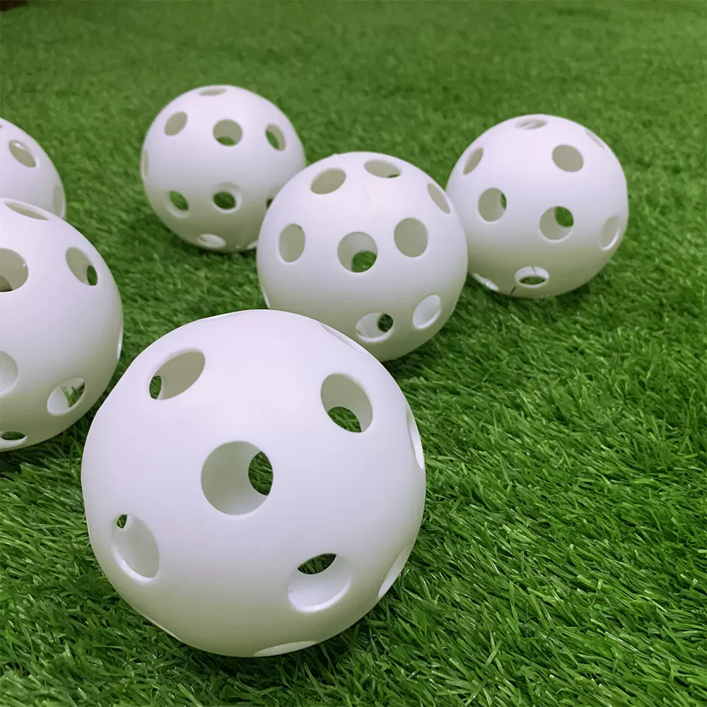 90mm硬塑料洞洞球26孔白色匹克球PE吹塑威浮地板球练习棒球