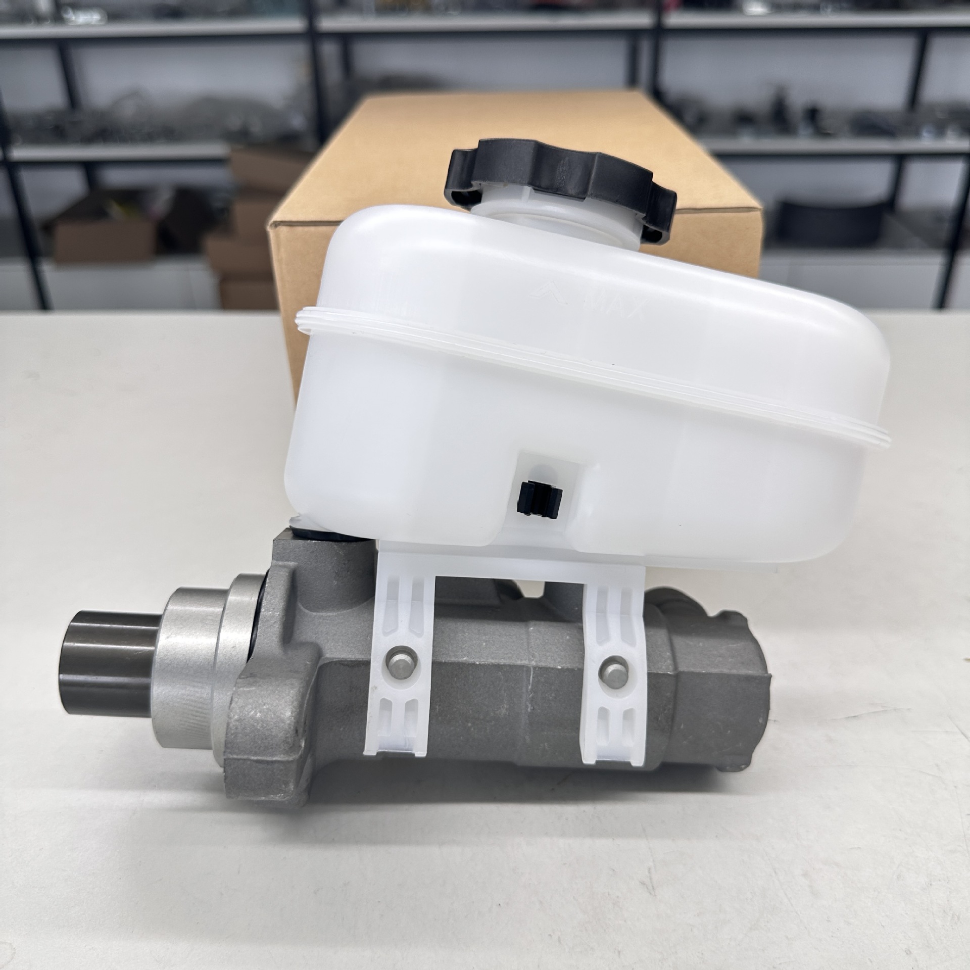 Suitable for Isuzu Brake Master Cylinder Brake Master Cylinder 25858330
