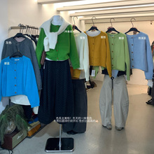 MISS密思家 秋冬简约温柔感木质扣加厚百搭保暖毛衣开衫女A08816