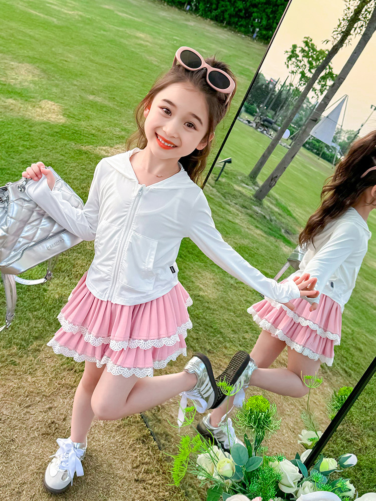 Ropa de protección solar de seda de hielo con capucha para niñas verano 2025 nuevo estilo para niños chaqueta de protección solar de verano de protección UV delgada para niños