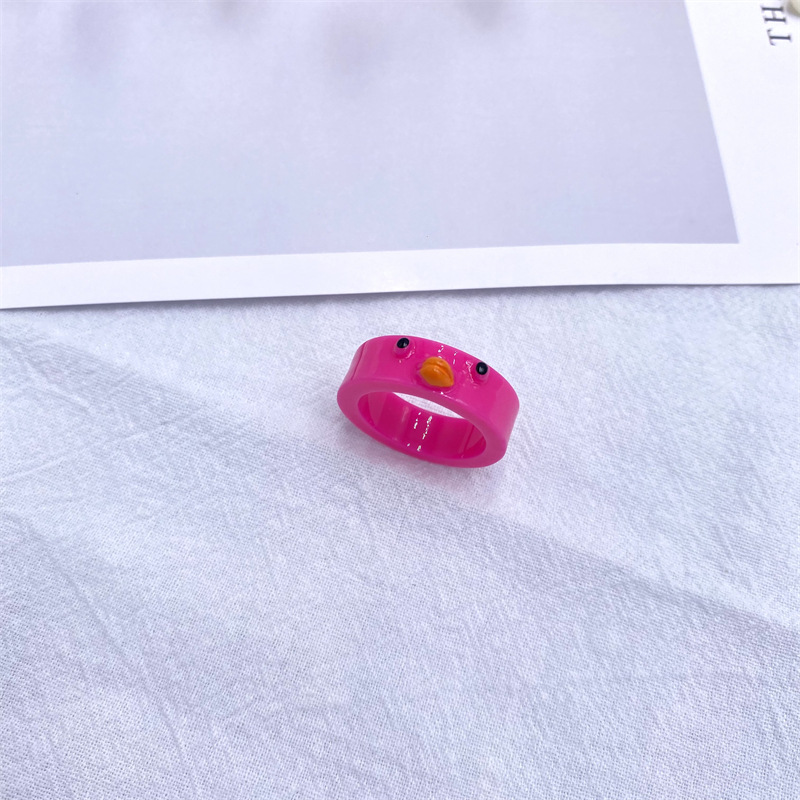 Cross-border ins estilo europeo y americano Venta caliente diversión pollo resina anillo transparente tridimensional multi-color anillo