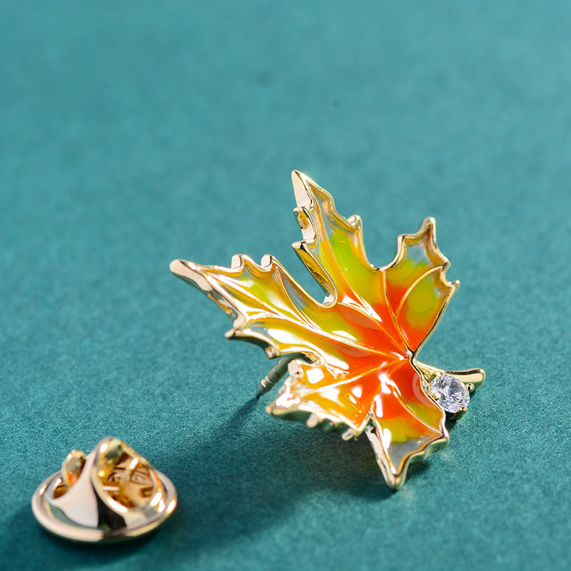 Elegant Mori Style Cute Enamel Painted Maple Leaf Brooch Puncture Needle Micro Inlay Zirconia Anti-running Light Buckle Fixed Collar Needle