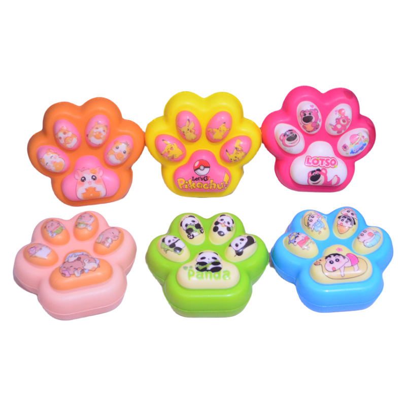 패턴이 있는 고양이 스크래치