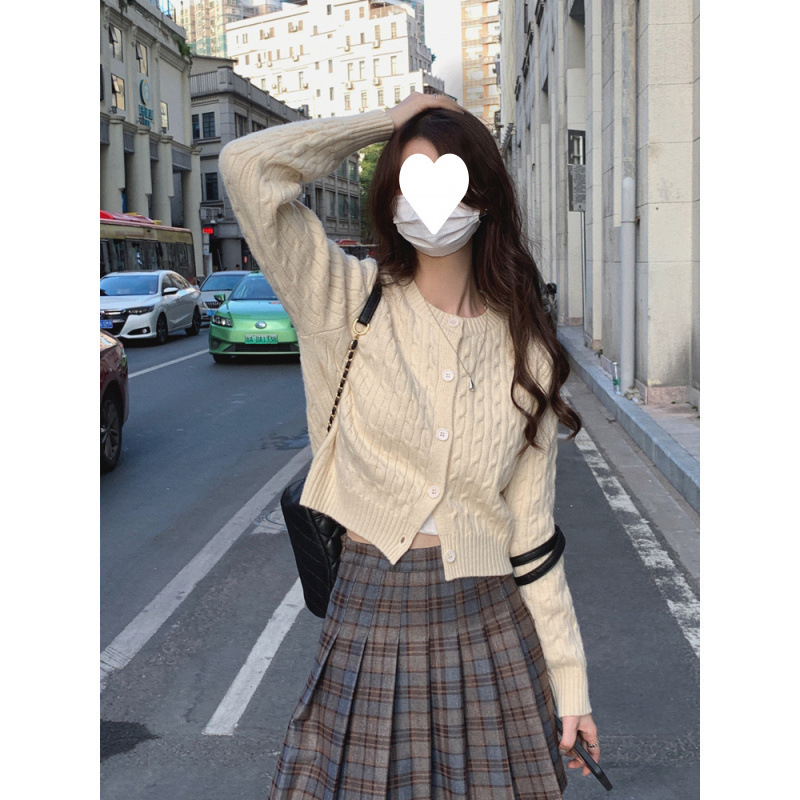 Twist Cardigan Sweater Women's Coat Spring and Autumn Inner Academy Style Grey Knitted Shirt Short Top Twist Cardigan Sweater Women's Coat Spring and Autumn Inner Academy Style Grey Knitted Shirt Short Top