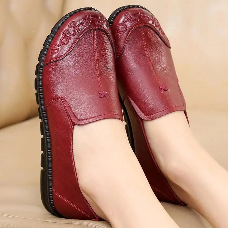 Mom's Shoes, Soft-Soled Single Shoes for Middle-Aged and Elderly Women, Soft Leather Non-Slip Flat Shoes for the Elderly, Black Regular Style