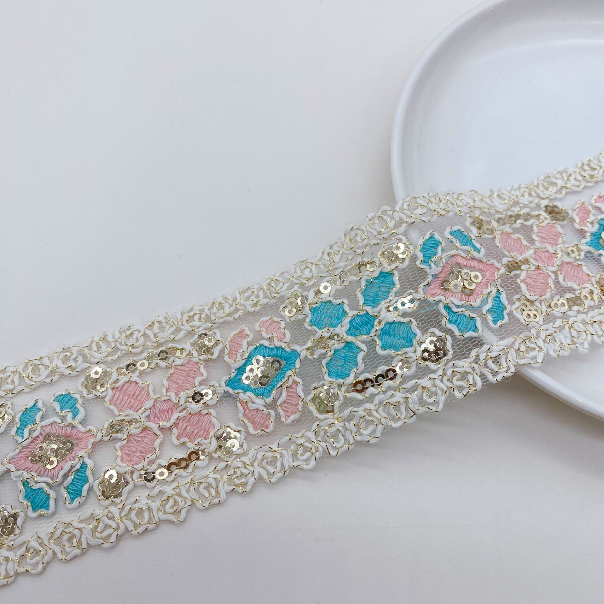 Nuevo estilo étnico bordado hueso de coche lentejuelas encaje retro fondo de malla hilo de algodón hilo accesorios de ropa encaje