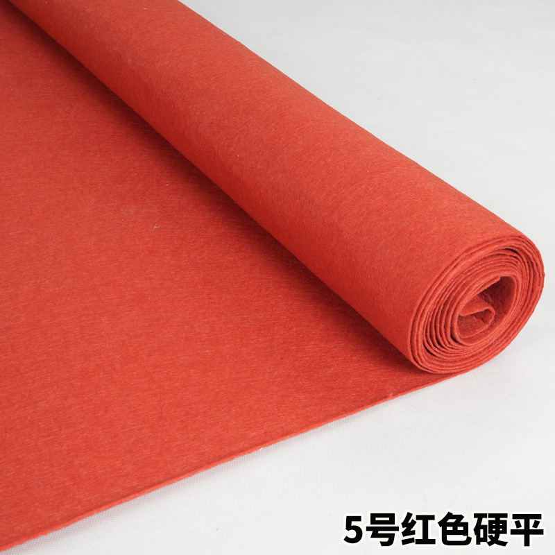 結婚祝いの赤いじゅうたんは一度に結婚して店の入り口を開店します。