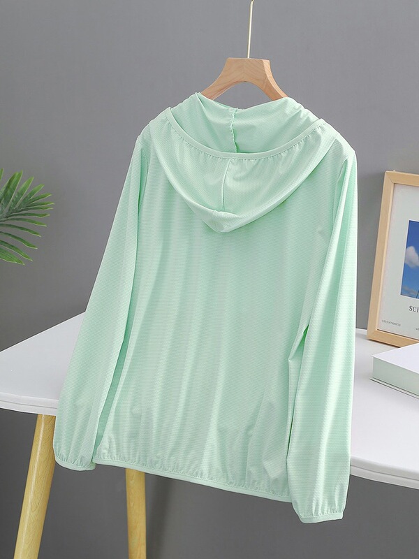 Women's Summer Outdoor Sun Protection Jacket, Thin Ice Silk, Quick-Dry, UV-Protective, Breathable, Versatile, Loose-Fit Cardigan Women's Summer Outdoor Sun Protection Jacket, Thin Ice Silk, Quick-Dry, UV-Protective, Breathable, Versatile, Loose-Fit Cardigan