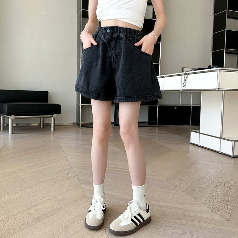 Nuevos pantalones cortos de vaqueros negros para niñas, pantalones de verano delgados y versátiles, pantalones calientes de verano para niños de mediana edad.