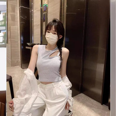 Irregular hollow vest for women, spring and summer, slim-fitting short sleeveless top with breast pads for outer wear