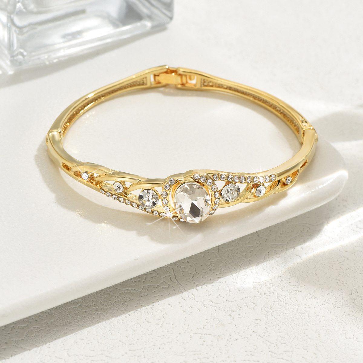 Explosiones transfronterizas nicho diseño universal de alto nivel de sensación de diamante brazalete de cristal joyería fábrica directa accesorios de moda