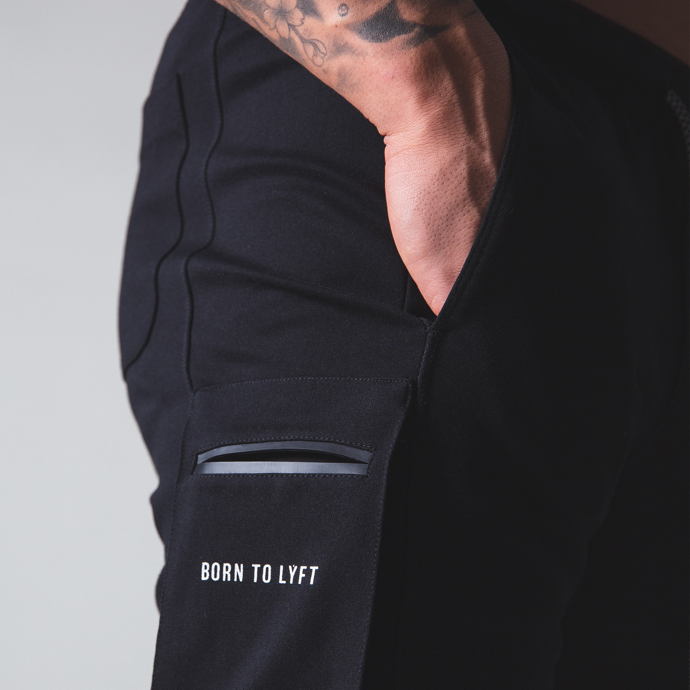 Men's clothing Summer sports fitness two-tone breathable pants quarter pants_voghion.com