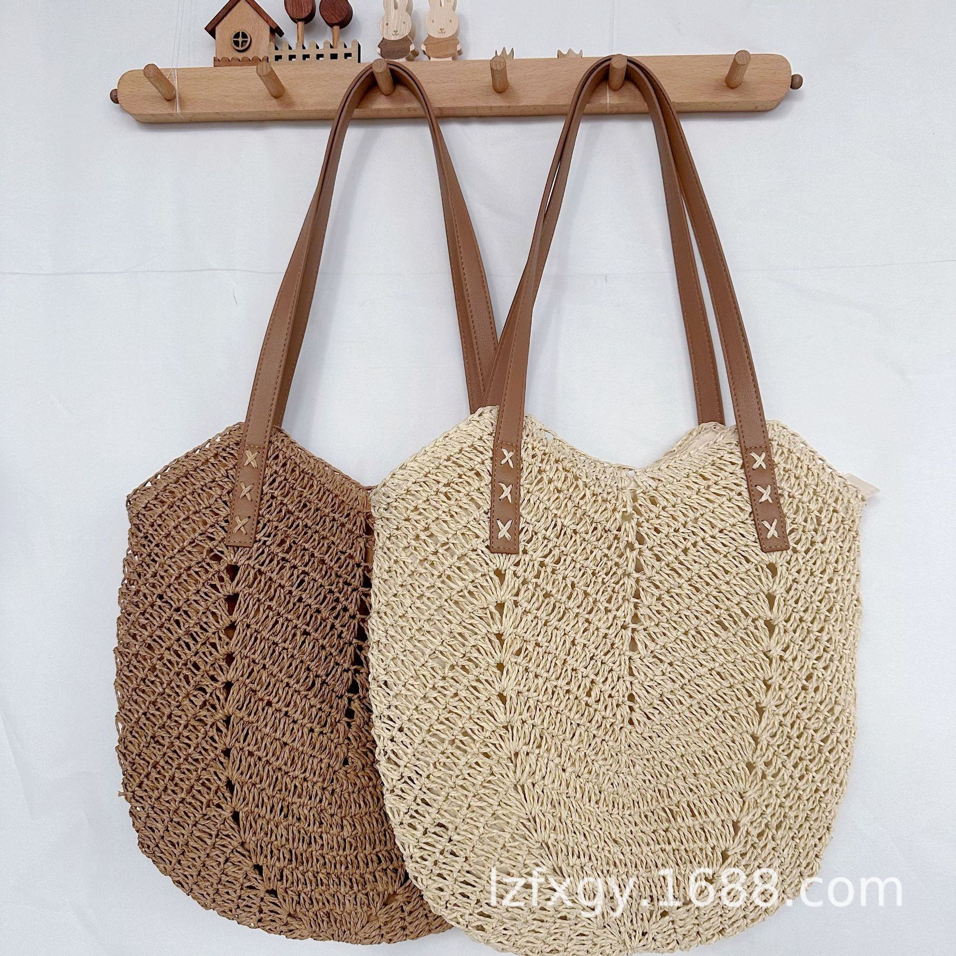 Straw summer woven universal one-shoulder bag