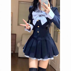 秋に入る韓系insワンピースセットは、学院風の雰囲気感豊かな娘のa字のスカートを着ています。