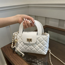 �μ����ʽС��朗l��������С���L�r�аٴ����eͨ�ڰ���Ů���l