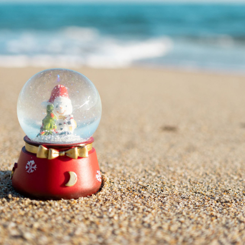 Muñeca de Navidad transfronteriza bola de cristal luminosa decoración decoración de resina bola de cristal luminosa navidad decoración Santa Claus